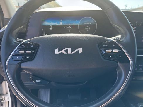 Used 2024 Kia Niro Wind FWD image 35