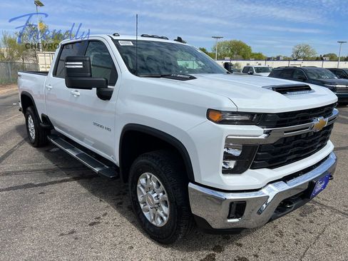 New 2026 Chevrolet Silverado 3500 LT AWD/4WD image 6