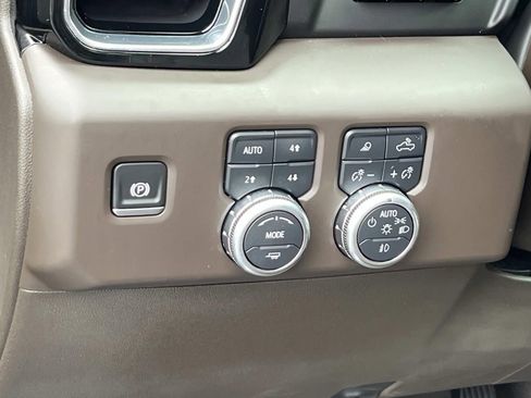 Used 2025 GMC Sierra 1500 Denali image 31