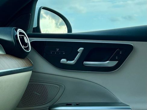 Certified 2023 Mercedes-Benz C 300 4MATIC Sedan image 11