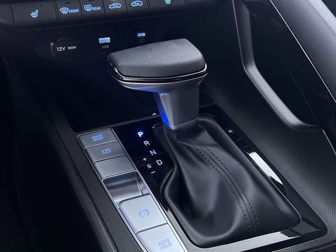 Used 2025 Hyundai Elantra SEL image 22