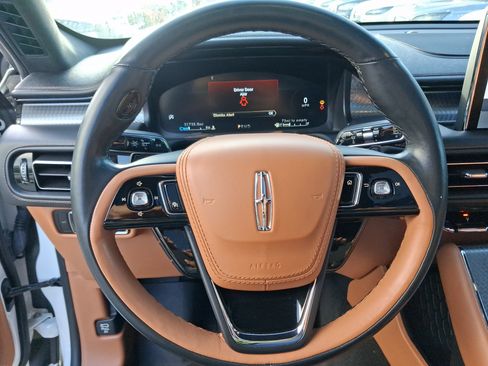 Certified 2023 Lincoln Aviator Black Label w/ Class IV Trailer Tow Package AWD/4WD image 16