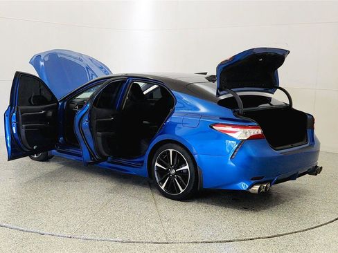 Used 2020 Toyota Camry XSE w/ Navigation Package FWD image 11