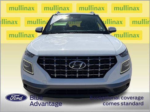 Used 2020 Hyundai Venue SEL w/ Convenience + Premium Package FWD image 12
