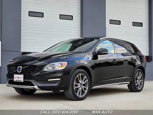 Used 2016 Volvo V60 T5 Cross Country image 4