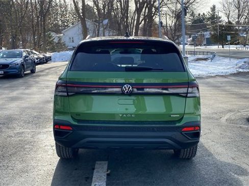 New 2026 Volkswagen Taos SE image 14