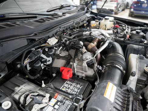 Used 2023 Ford F350 Platinum w/ Tremor Off-Road Package AWD/4WD image 40