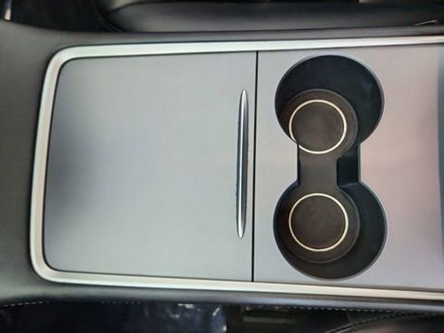 Used 2022 Tesla Model Y Long Range image 49