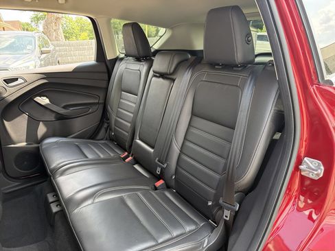 Used 2019 Ford Escape Titanium AWD/4WD image 21