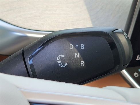 New 2025 Volkswagen ID. Buzz 1st Edition image 19