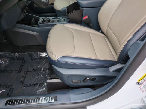 Used 2025 Ford Maverick Lariat AWD/4WD image 13