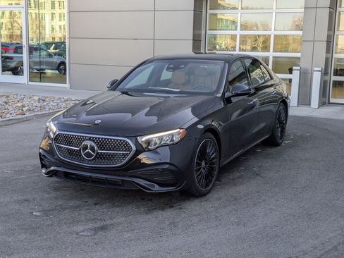 New 2026 Mercedes-Benz E 450 4MATIC Sedan image 8