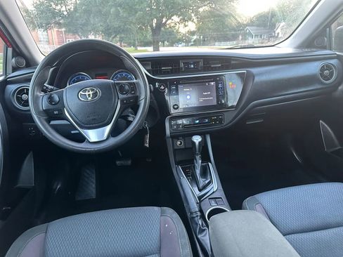 Used 2018 Toyota Corolla LE w/ LE Premium Package FWD image 18