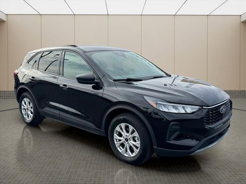 Used 2025 Ford Escape Active image 2