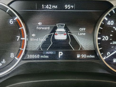 Used 2025 Nissan Rogue SV AWD/4WD image 19