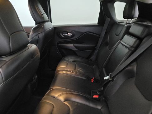 Used 2019 Jeep Cherokee Limited AWD/4WD image 18