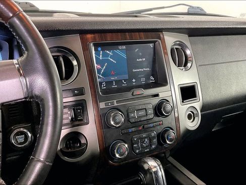 Used 2016 Ford Expedition Platinum RWD image 9