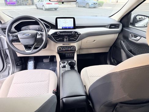 Used 2020 Ford Escape SE image 19