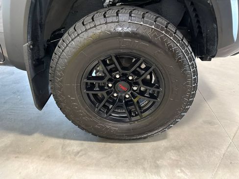 Used 2021 Toyota Tacoma TRD Sport AWD/4WD image 16
