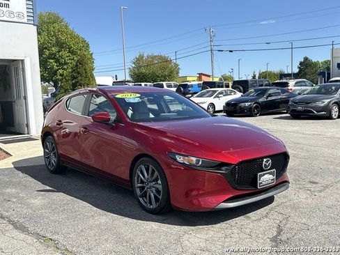 Used 2019 MAZDA MAZDA3 AWD Hatchback w/ Preferred Pkg image 3