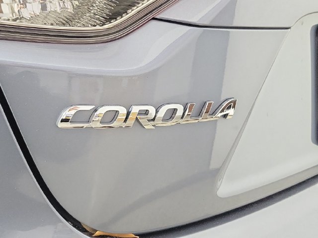 Used 2023 Toyota Corolla SE w/ SE Premium Package FWD image 9