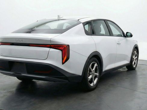 Used 2025 Kia K4 LXS FWD image 9