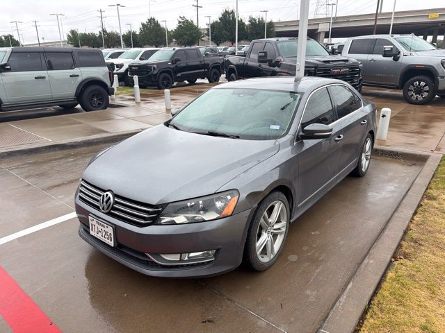 Used 2015 Volkswagen Passat 1.8T SE FWD image 2
