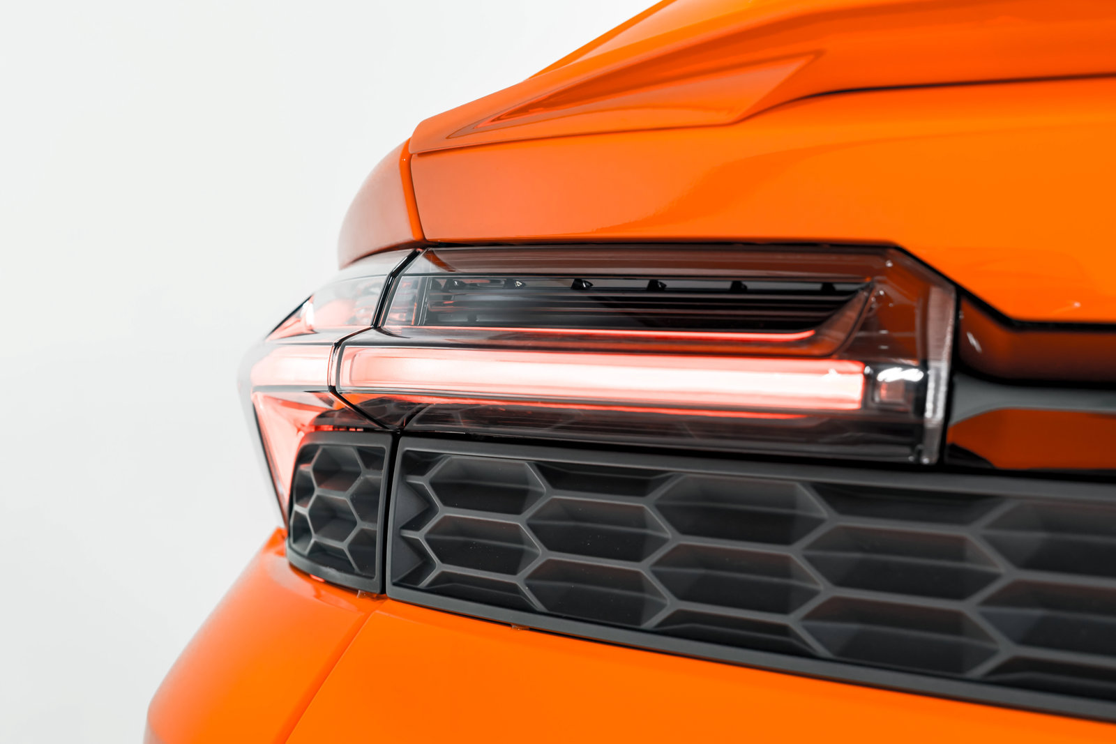 Used 2025 Lamborghini Urus SE AWD/4WD image 60