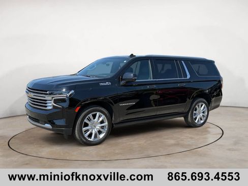 Used 2022 Chevrolet Suburban High Country AWD/4WD image 7
