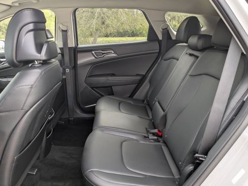 Used 2026 Kia Sportage EX image 15