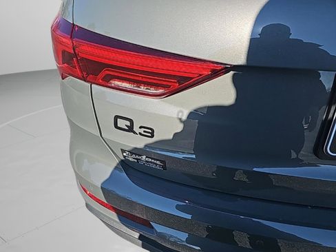 Used 2025 Audi Q3 2.0T Premium image 33
