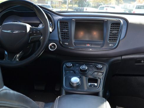 Used 2015 Chrysler 200 S w/ Navigation & Sound Group I image 17