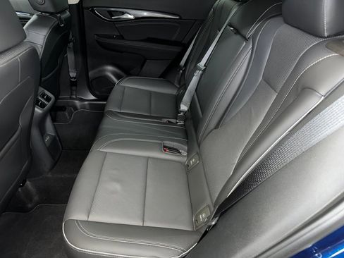 Certified 2023 Buick Envision Essence image 19