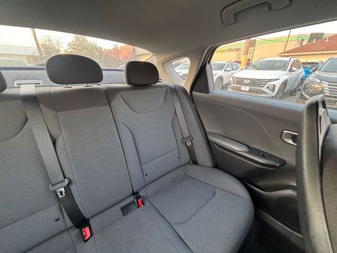 Used 2025 Kia K4 LXS image 38