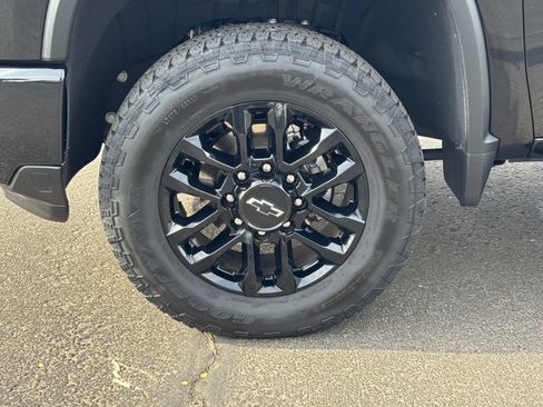 Used 2025 Chevrolet Silverado 2500 LT w/ Trail Boss Package AWD/4WD image 10