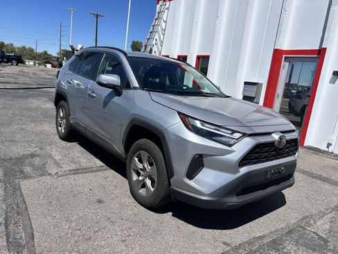 Used 2025 Toyota RAV4 XLE AWD/4WD image 7
