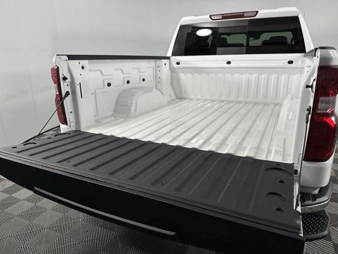 Used 2025 Chevrolet Silverado 1500 LT w/ Leather Package AWD/4WD image 32