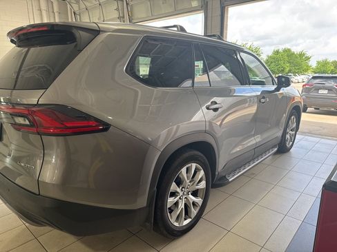 Used 2026 Toyota Grand Highlander Limited image 19