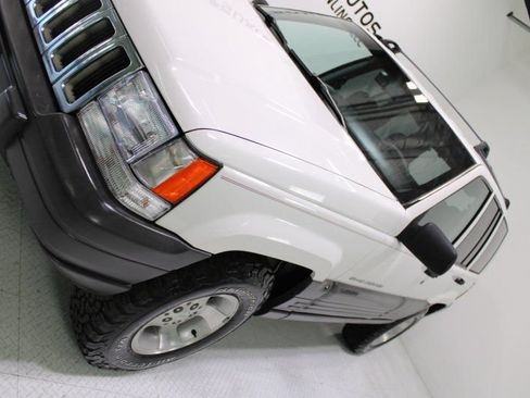 Used 1997 Jeep Grand Cherokee Laredo AWD/4WD image 16