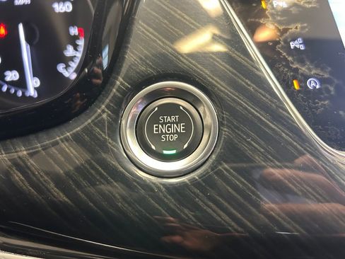 Used 2021 Cadillac XT6 Premium Luxury image 19