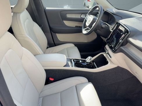 Certified 2023 Volvo XC40 B5 Plus w/ Protection Package Premier image 30