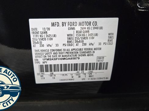 Used 2021 Ford Explorer Limited w/ Equipment Group 301A AWD/4WD image 23