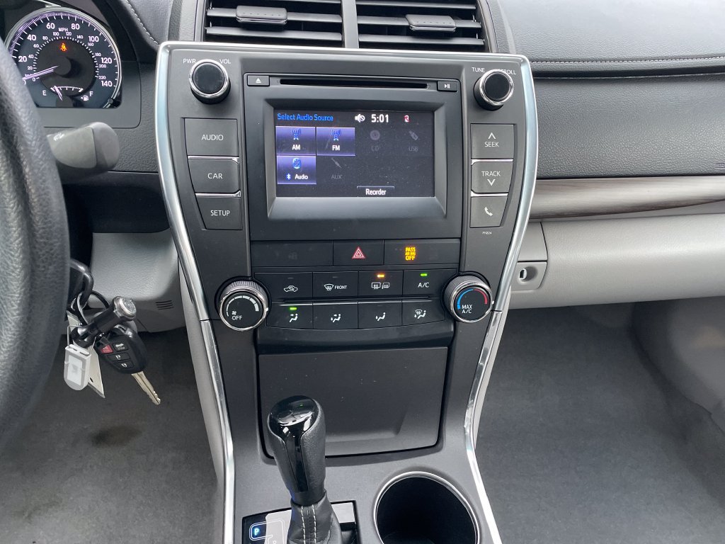 Used 2016 Toyota Camry LE FWD image 18