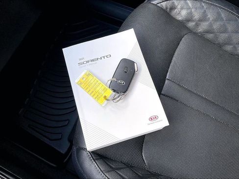 Used 2021 Kia Sorento SX FWD image 11