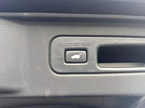 Certified 2023 Honda Pilot Touring image 17