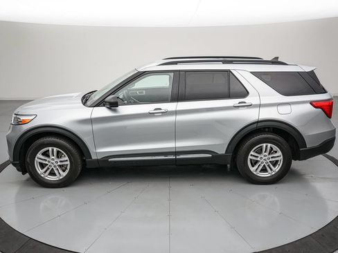 Certified 2023 Ford Explorer XLT w/ Equipment Group 202A AWD/4WD image 7