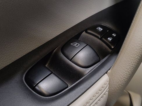 Used 2018 Nissan Rogue Sport SL w/ SL Premium Package image 27