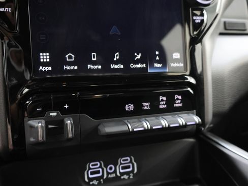 Used 2024 RAM 2500 Big Horn w/ Night Edition AWD/4WD image 45