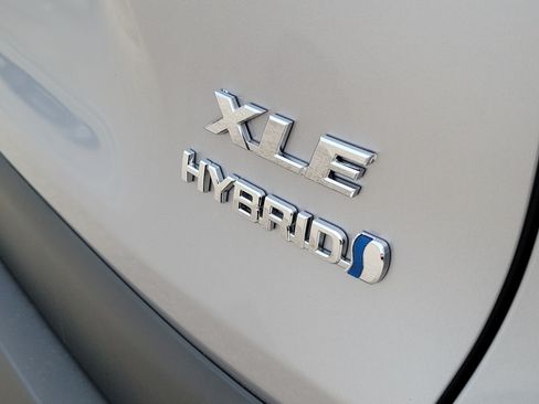 Used 2024 Toyota RAV4 XLE w/ Convenience Package AWD/4WD image 10