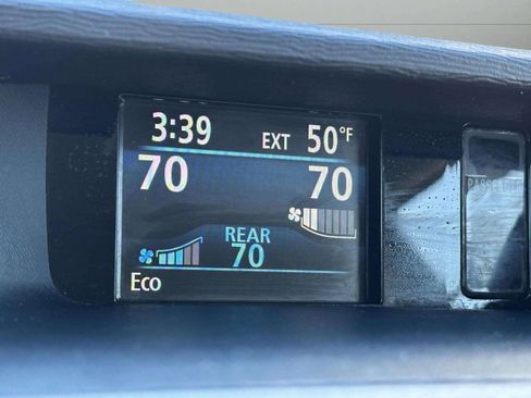 Used 2013 Toyota Sienna LE image 48